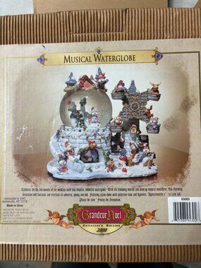 2000 Grandeur Noel musical waterglobe snowman